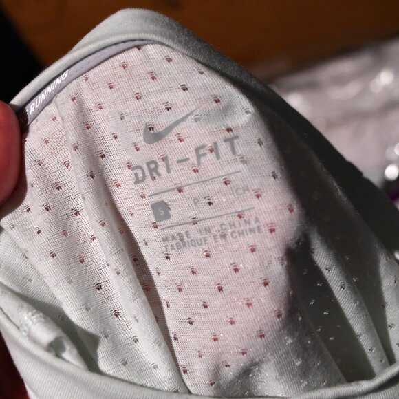 Women's NIKE Running Breathe sleeve less DRI FIT TOP MSRP 45.00 XS-L Green NWT - Picture 7 of 9